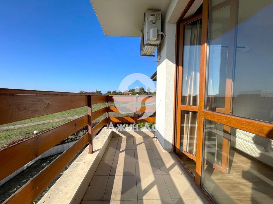 Продава се Едностаен апартамент в с. Кошарица, Област Бургас - 54 кв.м за 1121 €/кв.м - Снимка #1