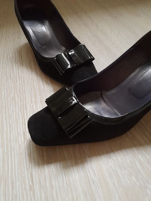 Pantofi negri /grena din piele