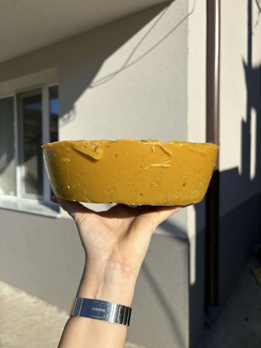 Продавам пчелен восък 100% натурален