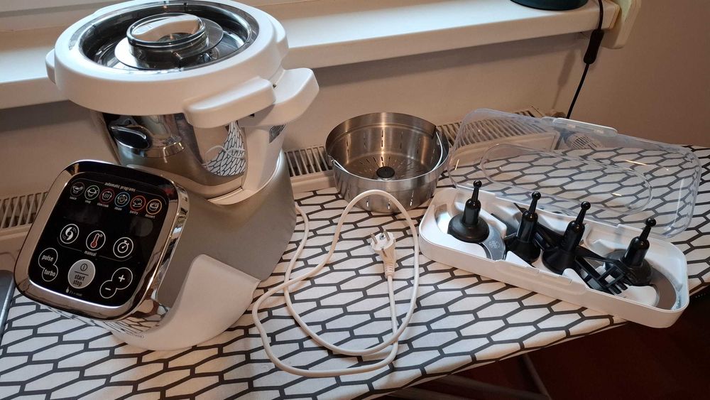 Robot de bucatarie Moulinex HF800A13 Cuisine companion