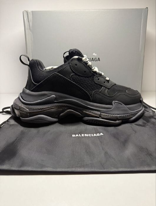 Balenciaga Triple S - Nou!