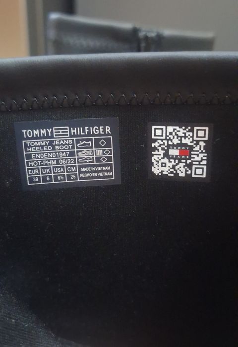 Tommy Hilfiger нови черни боти