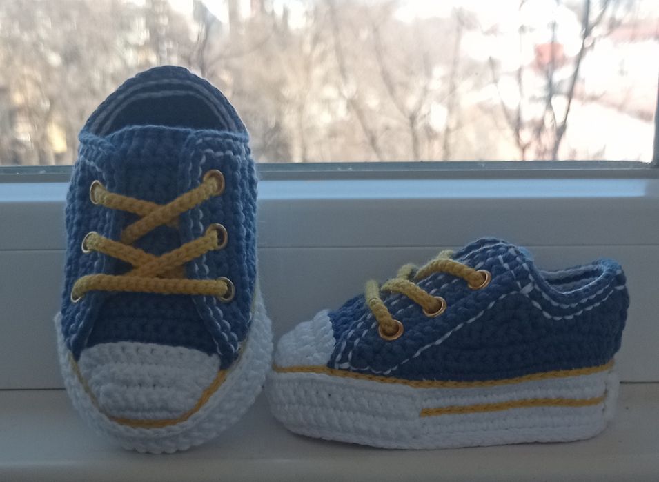 Плетени бебешки маратонки