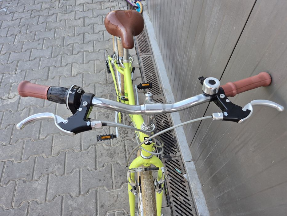 Trotinetă oxelo MID 5 și bicicleta B-TWIN POLY 300