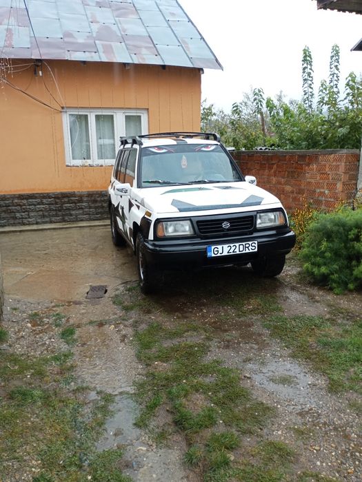 Vând Suzuki Vitara