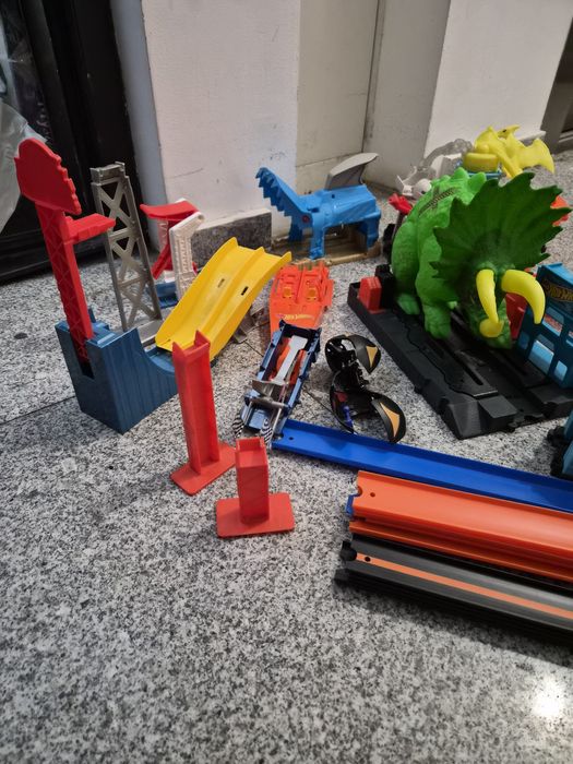 Trasee Hot wheels noi