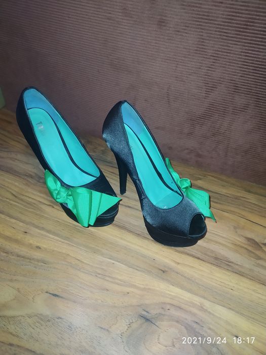 Официални обувки с висок ток