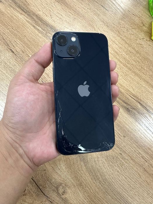 Продаю Iphone 13 на 128 gb