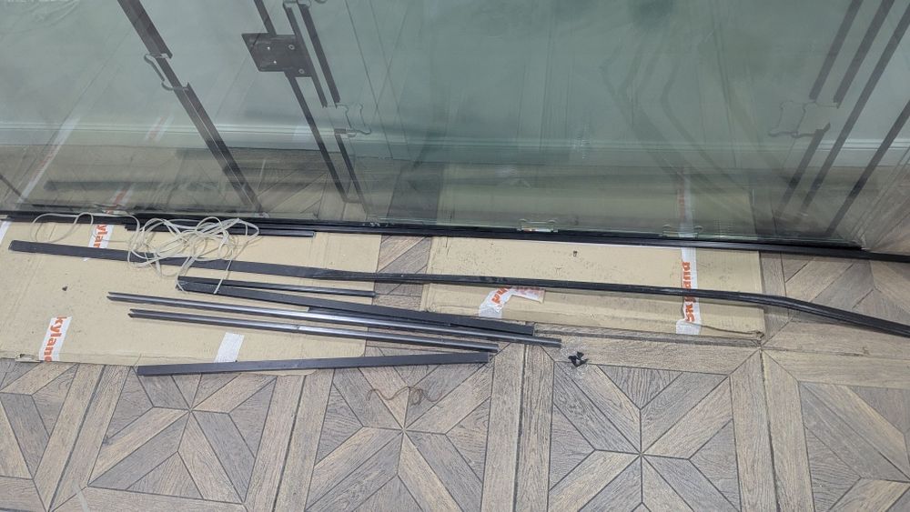 Стеклянные двери