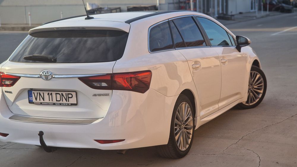 Toyota Avensis/ Panoramic