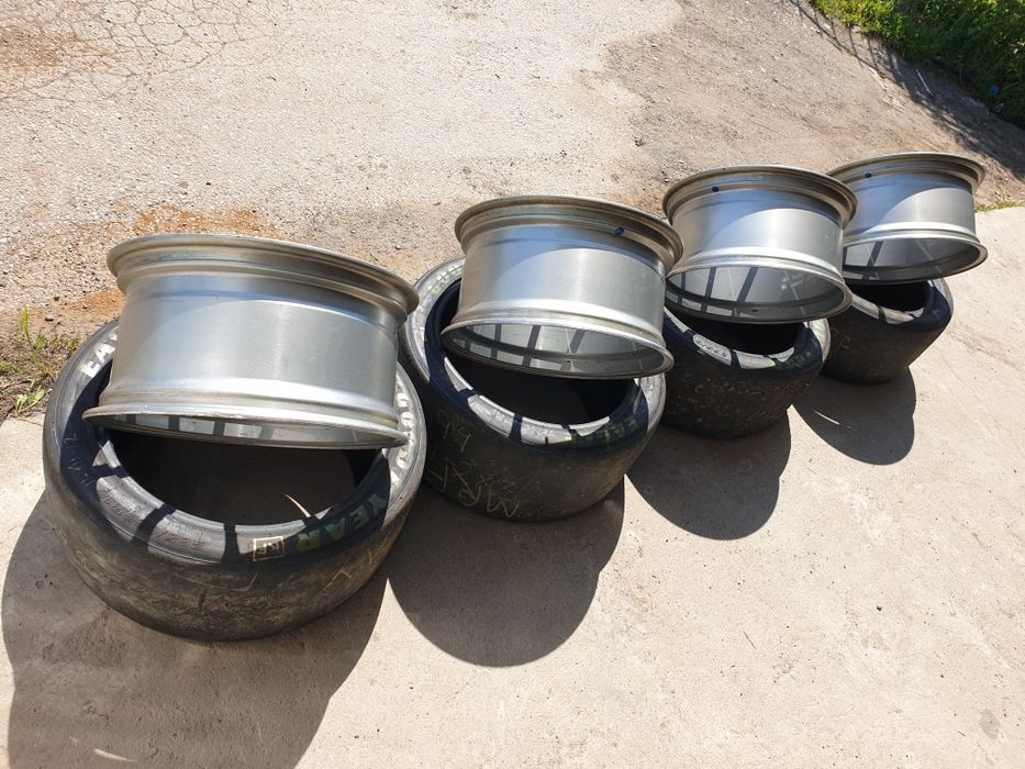 18x9.5j et18 ADVAN Racing 5x120 BMW