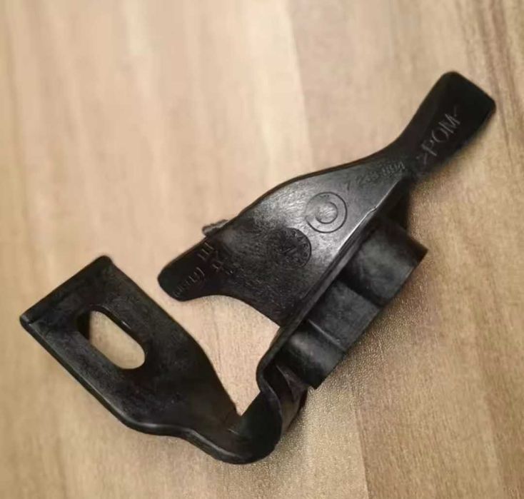 Държачи, уши за фаровете за BMW F07 F10 F18 БМВ Ф07 Ф10 Ф11 Ф18