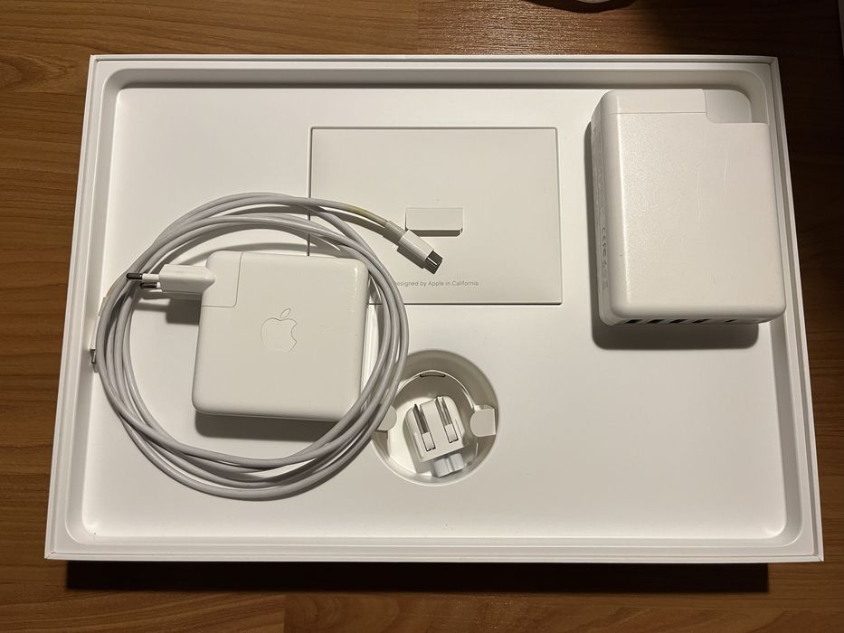 Apple MacBook Pro 15 inch 2017 2.9Ghz 16GB RAM 512GB SSD Radeon 560