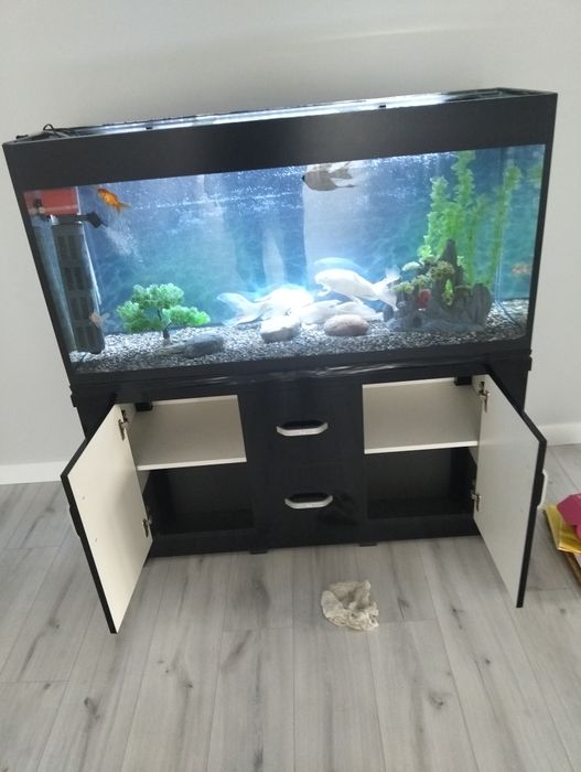 Продам аквариум для рыб