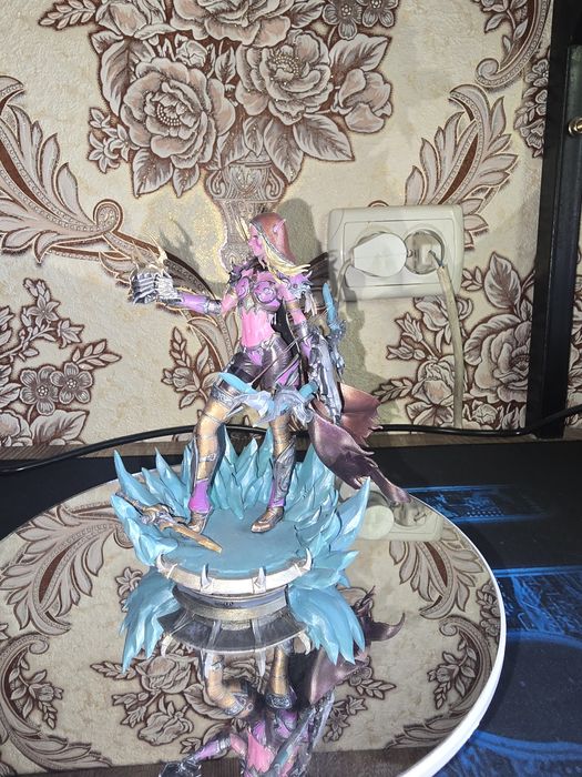 Статуэтки эксклюзивные