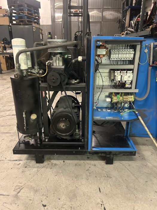 Compresor de aer pe surub ,melc,complet cu uscator si rezervor