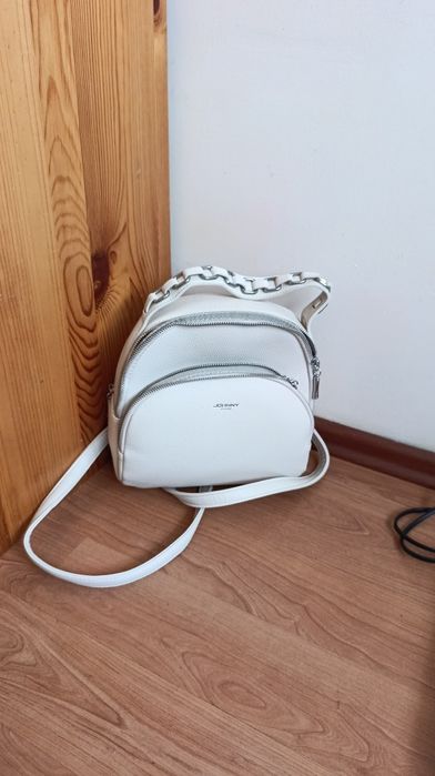 Дамска чанта,тип раничка