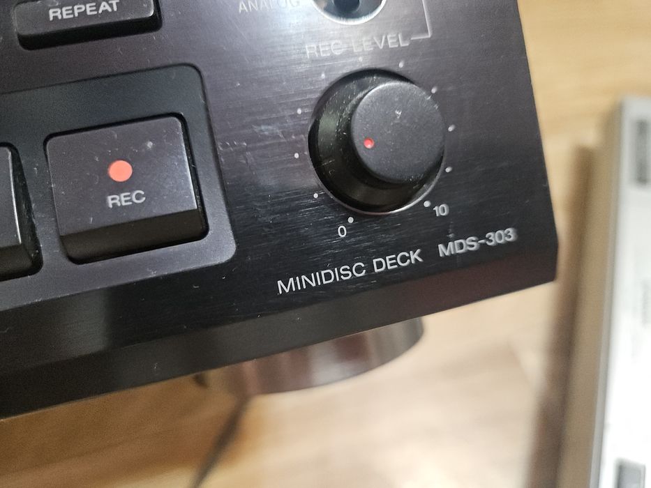 Мини дисковая дэка / цап Sony MDS 303