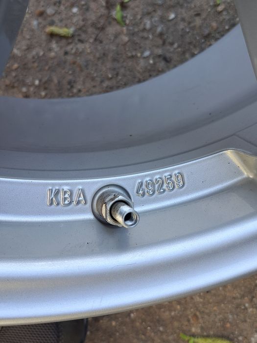 Zante originale Dezent  R17 cu senzori presiune