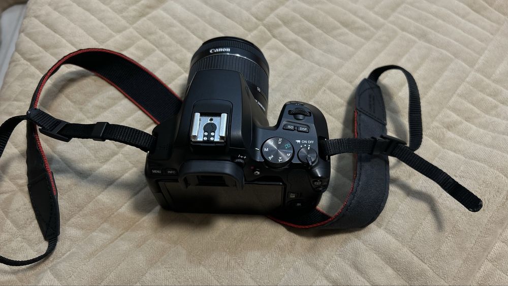 Фотоаппарат Canon eos 250d