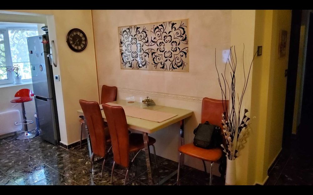 Apartament 3 camere decomandat, TOTAL RESTRUCTURAT, mobilat complet — Năvodari Sud