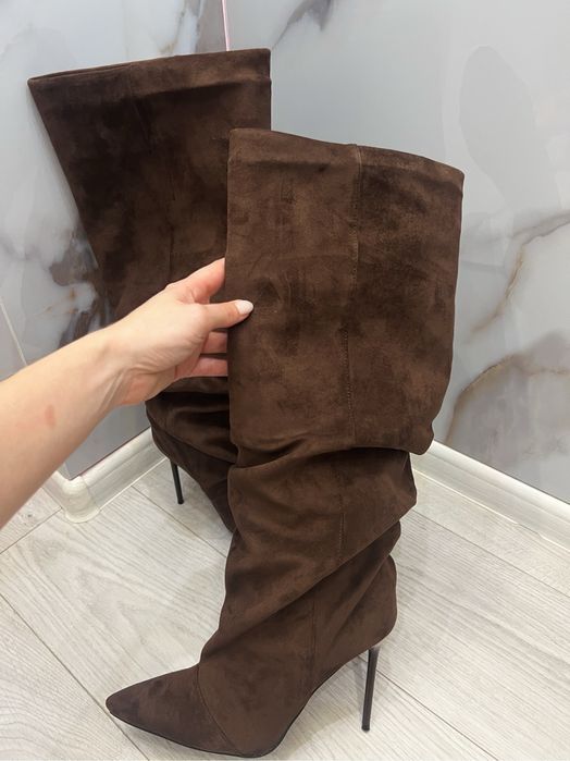 Велурени ботуши на ток