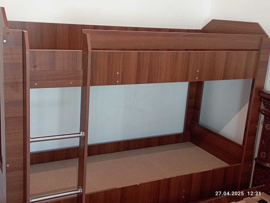 Детская двухъярусная кровать