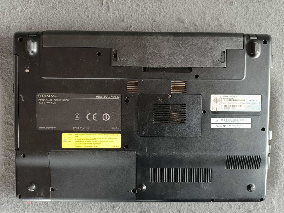 Продавам работещ лаптоп Sony PCG-71213M, 15 инча