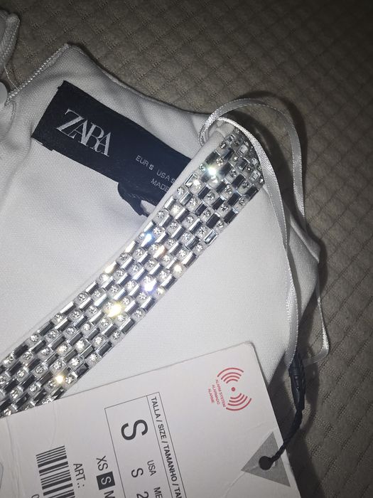Zara - официално боди с камъни !