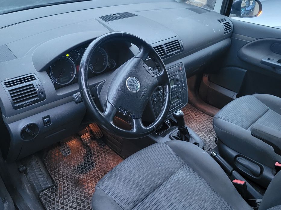 Sharan 4x4 Anul 2009 1.9 tdi 116cp 7 locuri Carlig Climatronic