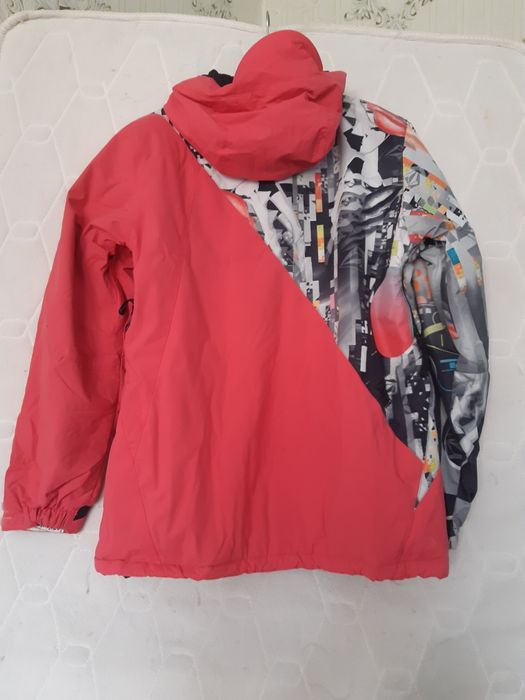 Лыжные куртки женские