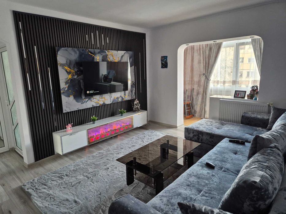 Vand apartament in roman