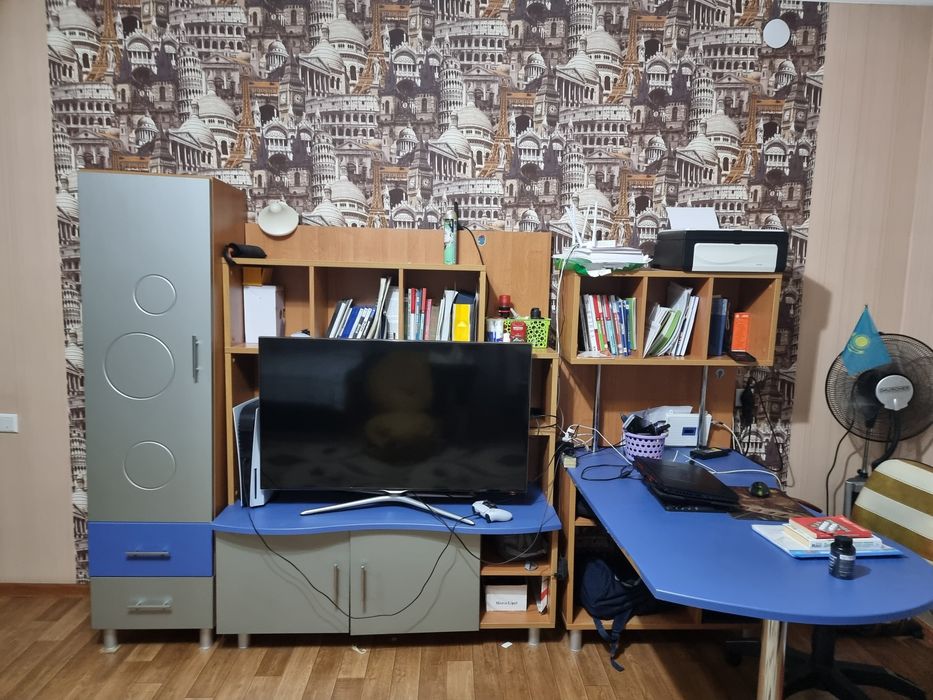 Продам подростковый гарнитур