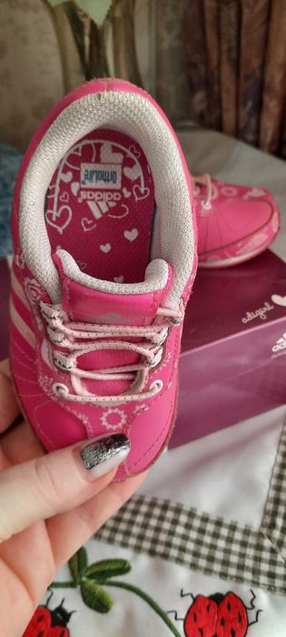 Фирменные кроссовки ADIDAS размер 21