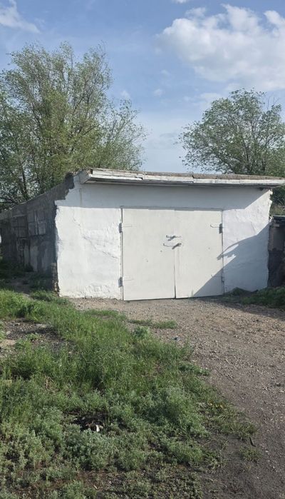 Продаётся гараж на две машины