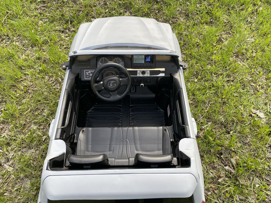 Продаю детскую машинку