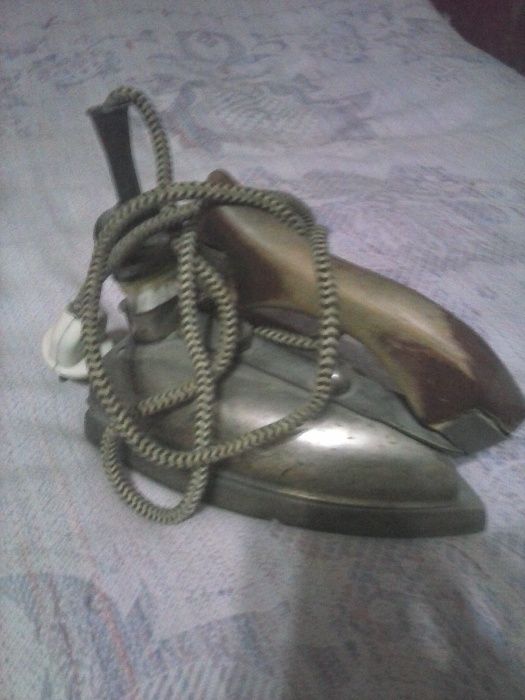 Утюг советский спиральный, электрический