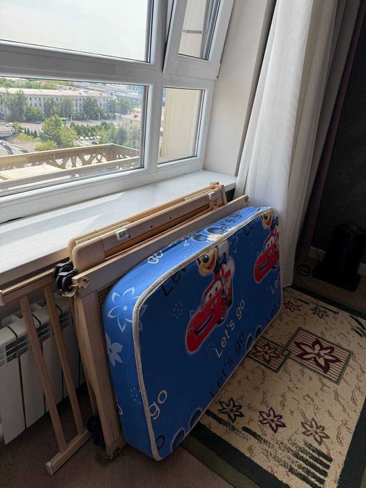 Продается детская кроватка с матрасом