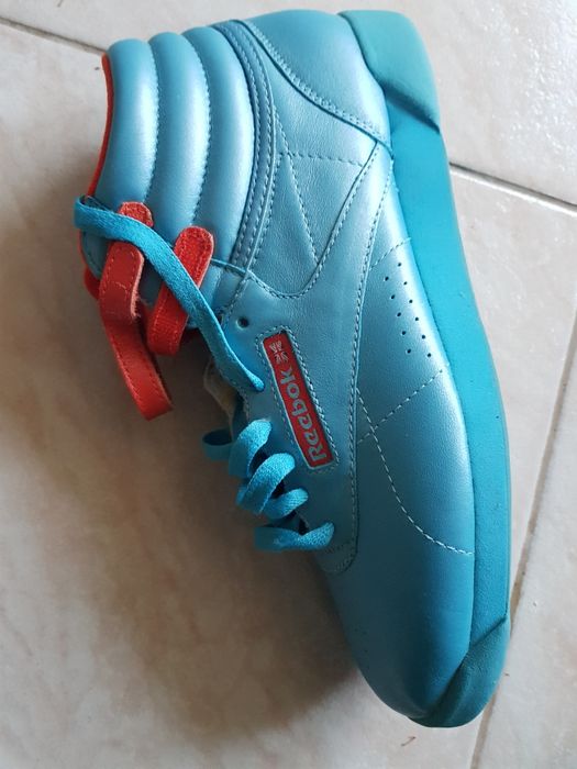 Продавам маратонки Reebok