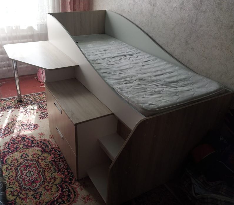 Кровать подростковая