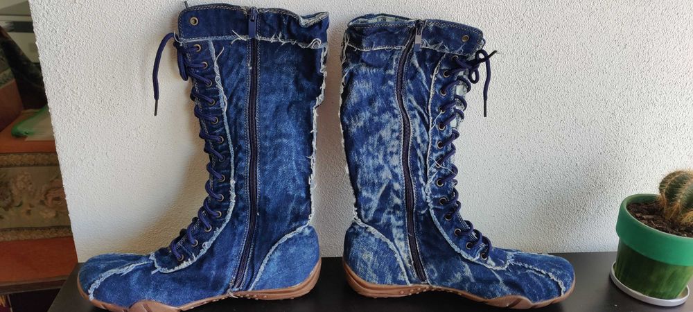 ghete cizme lungi material blugi, NOI, marimea 39 , cu mic defect