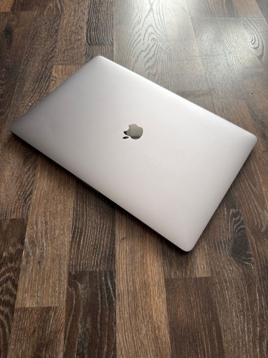 Apple MacBook Pro 16” i9 9th GEN 32GB RAM, 1TB SSD