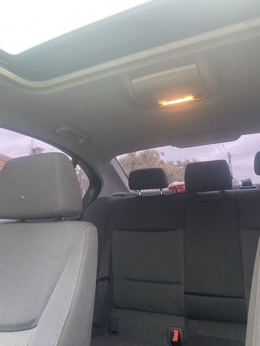 Bmw e90-320i-2006-150 cp (3000€negociabil)