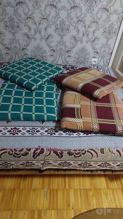 Продаются 2 шт  сидушки разм 45×45 см и толщиной 4см из крепкого парол