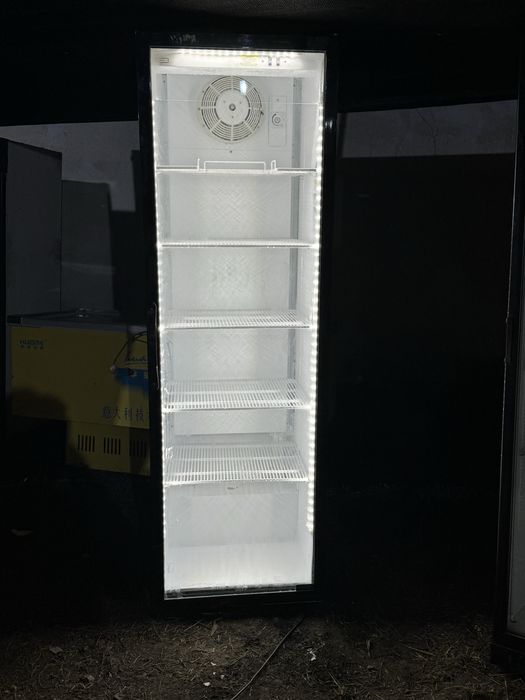 Продам витрины холодильник