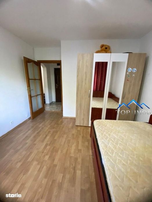 2 DECOMANDATE la etajul 2, centrala, bucatarie mare, boxa, Bicaz