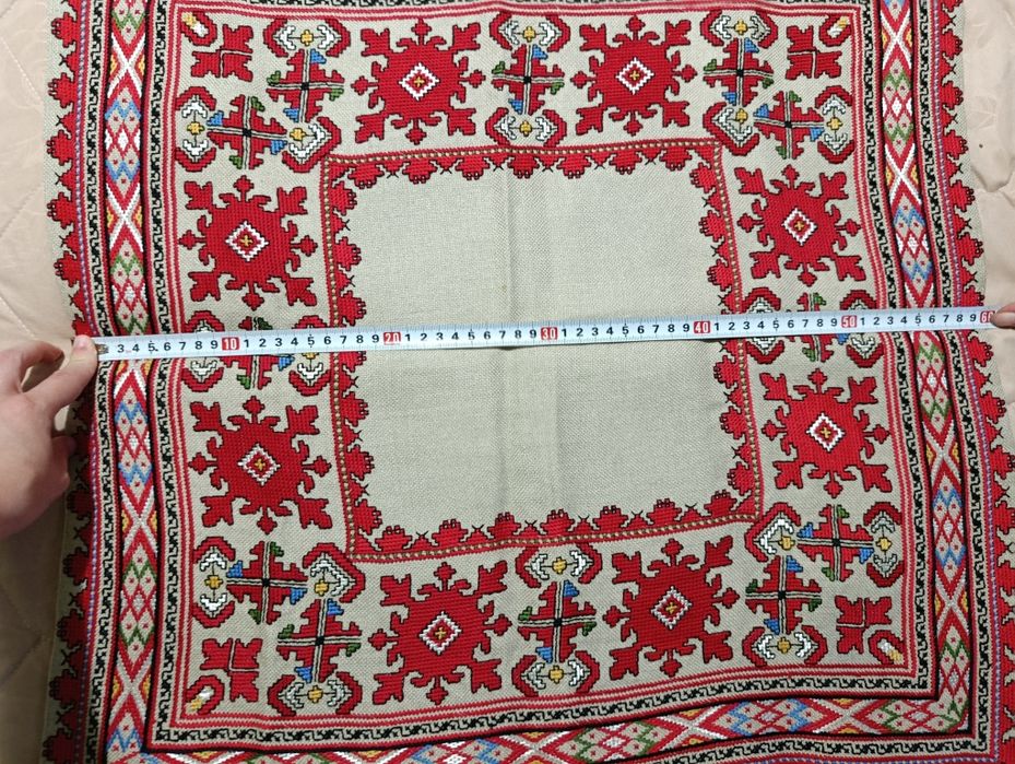 Българска бродерия - каре