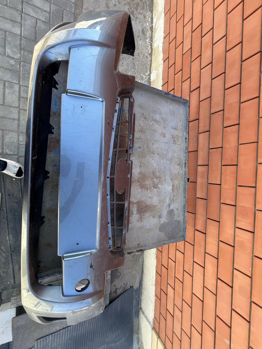 Продам бампер пирора хорошим состояние