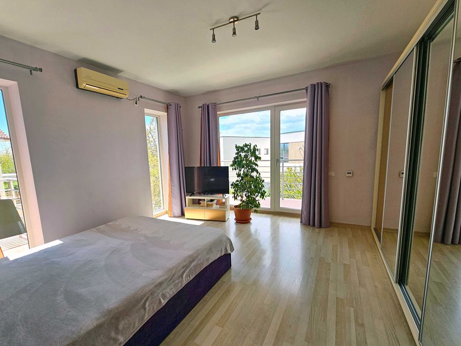 Vila P+2 pe malul lacului Siutghiol - Mamaia-Sat