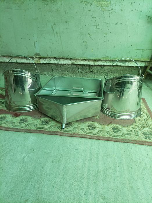 Găleți de inox la 15 litri pentru lapte la  300 de lei